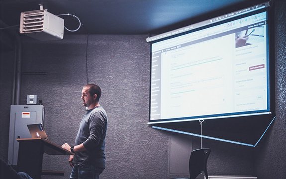 Swinburne's tweet photo. An online course to support higher education teachers has been initiated by Swinburne as part of a national push to improve the quality of higher education teaching: https://t.co/6kwk2cLFj7 https://t.co/pyMrqFyvCQ