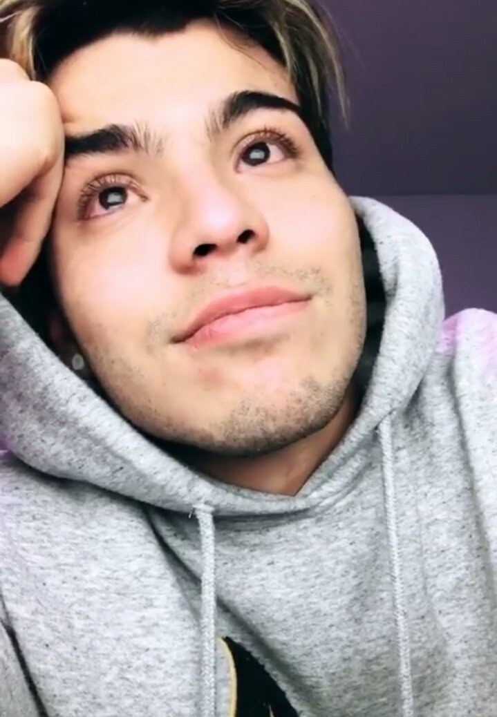 DanielaPdcSv3's tweet photo. Su carita lo dice todo..😭😭
TE AMO POR SIEMPRE MI AMOR, ERES MI ORGULLO.🙏❤ #SebasTo6M #SebasTo6M @villalobossebas @sebbbbas https://t.co/PoPlWr7PKm