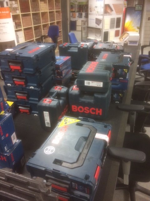 RKB_Breda's tweet photo. Vrijdag 23 april tussen 14.00 en 17.00 uur VOORJAARSUITVERKOOP Bosch machines. "Oud"maakt plaats voor nieuw. Kortingen tot wel 70%. OP=OP. Alleen bij Raab Karcher Breda. https://t.co/kXxvAQSWty