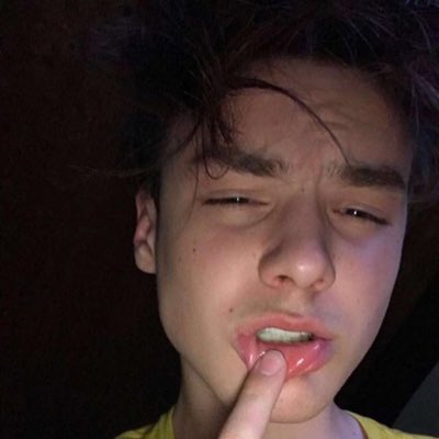 Hugomlta's tweet image. #NouvellePhotoDeProfil