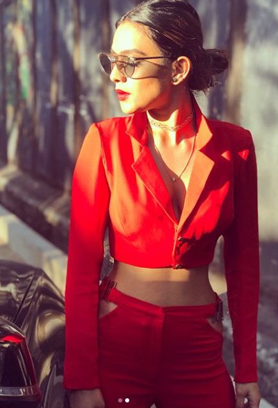 PuneTimesOnline's tweet photo. .@Theniasharma looking hotter than the sun in this red outfit. https://t.co/0k8qx1iOEF