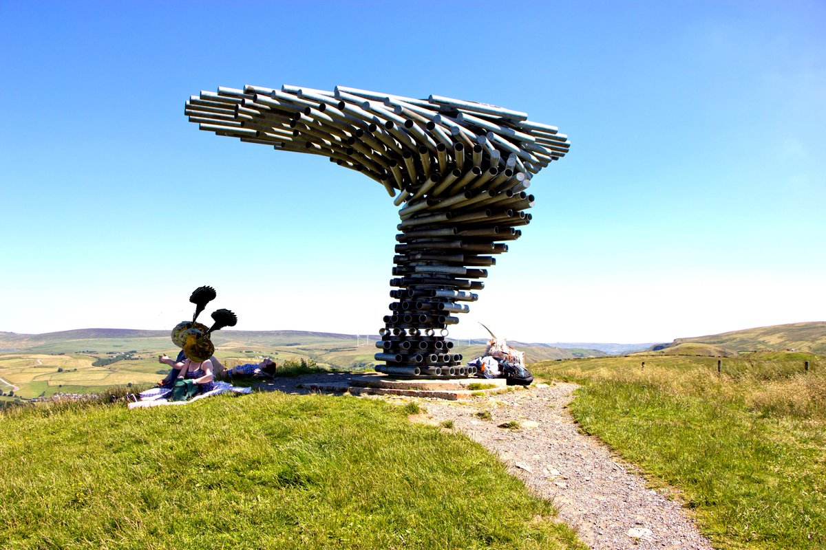 tribalnicks's tweet image. Whistling Heads
#singingringingtree #imagemaker #planet #landscape #photography #creative #whis #burnley #lancashire #hillside #masks #humour #Panorama