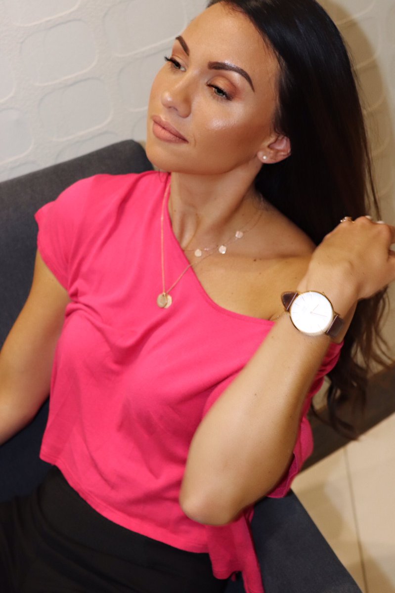 You are never fully dressed without a tan... thanks to <a href="/MyCaribbeanTan/">Caribbeantan</a> i can have that glow to complete any look 🙏🏻 you can find the amazing carribean tan range at any <a href="/Dischem/">Dis-Chem</a> #carribeantan carribeantan #beautifullybronzed #mycarribean #cosmeticssa #sunlesstan #dischem