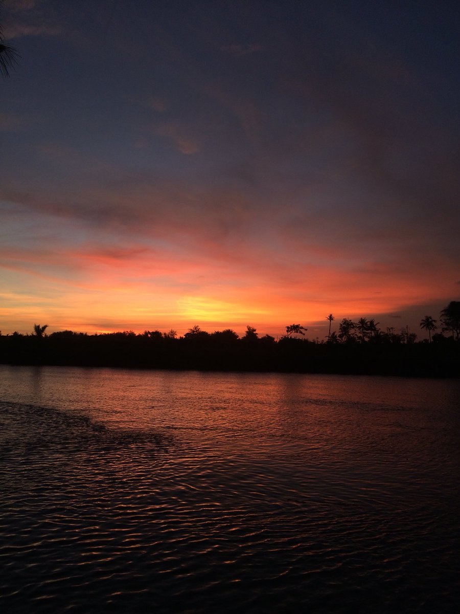 area_jogja's tweet image. Ngga cuma sunrise, sunset dari Dermaga Adikarto pun ngga kalah membara. Yang pasti bikin semua terpana.

#MampirKulonProgo