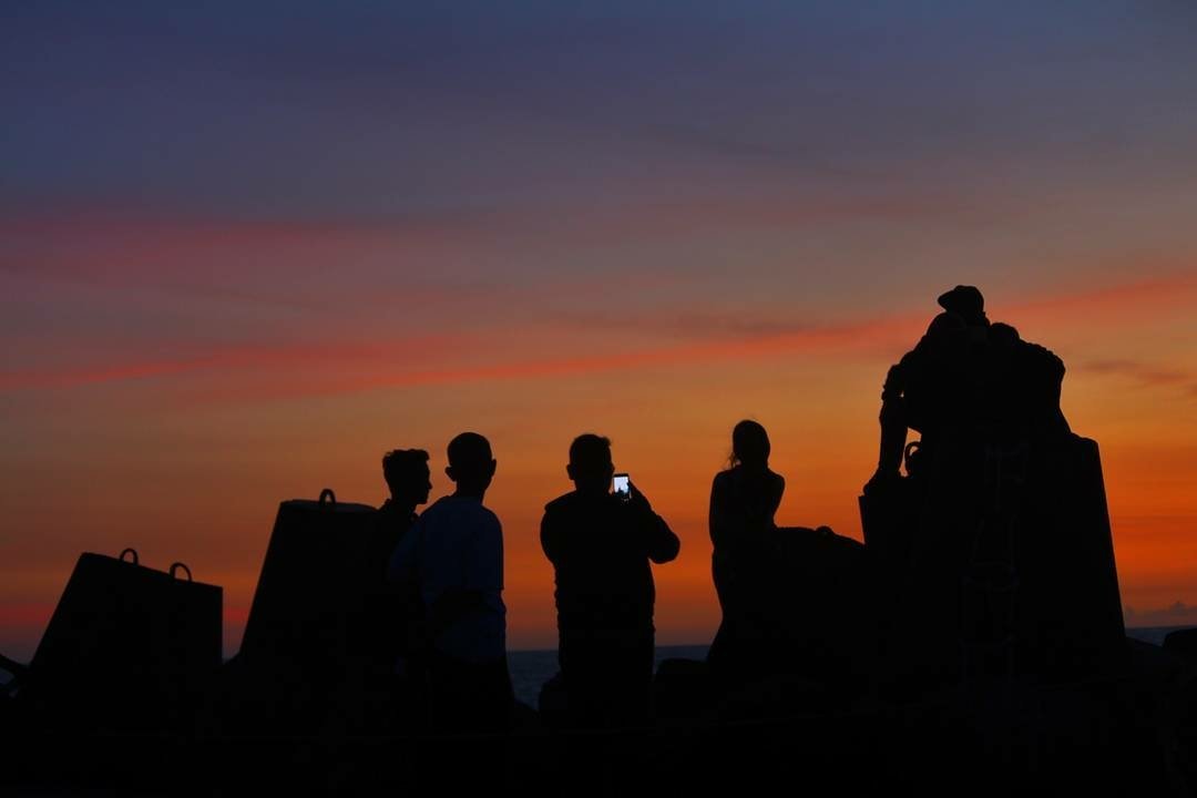area_jogja's tweet image. Geser ke selatan dikit bakal nemu view nyenja yang eksotis.

Yups, Pemecah Ombak Pantai Glagah. Emejing buat nyore.

Nanti kesana yuk kalo cerah 😳

#MampirKulonProgo
