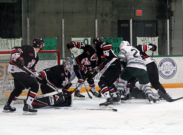 BruceFuhr's tweet photo. #KIJHL #NelsonLeafs win 5-3 over #Kimberley #Dynamiters @thenelsondaily https://t.co/6fwJ99l8H2 #JoshWilliams #CodyCampbell #JackKarran #MasonPalaga #JustinPodgorenko #JamesFarmer https://t.co/hd7QJjCWra