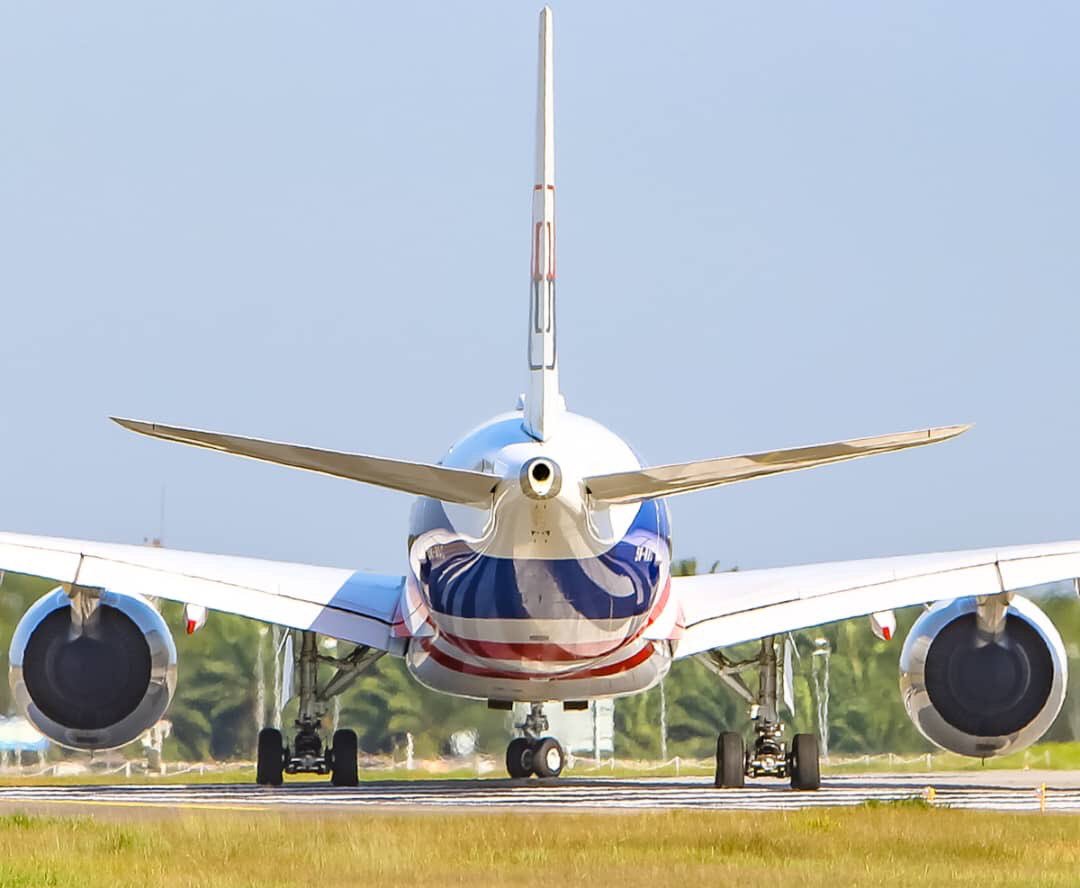 MY_Airports's tweet photo. She is still stunning even from the back. ❤️ (📸:@nwar81)  @MAS 

#tailtuesday #aviation #plane #airline #malaysiaairlines #airport #klia https://t.co/PvdNxordxB