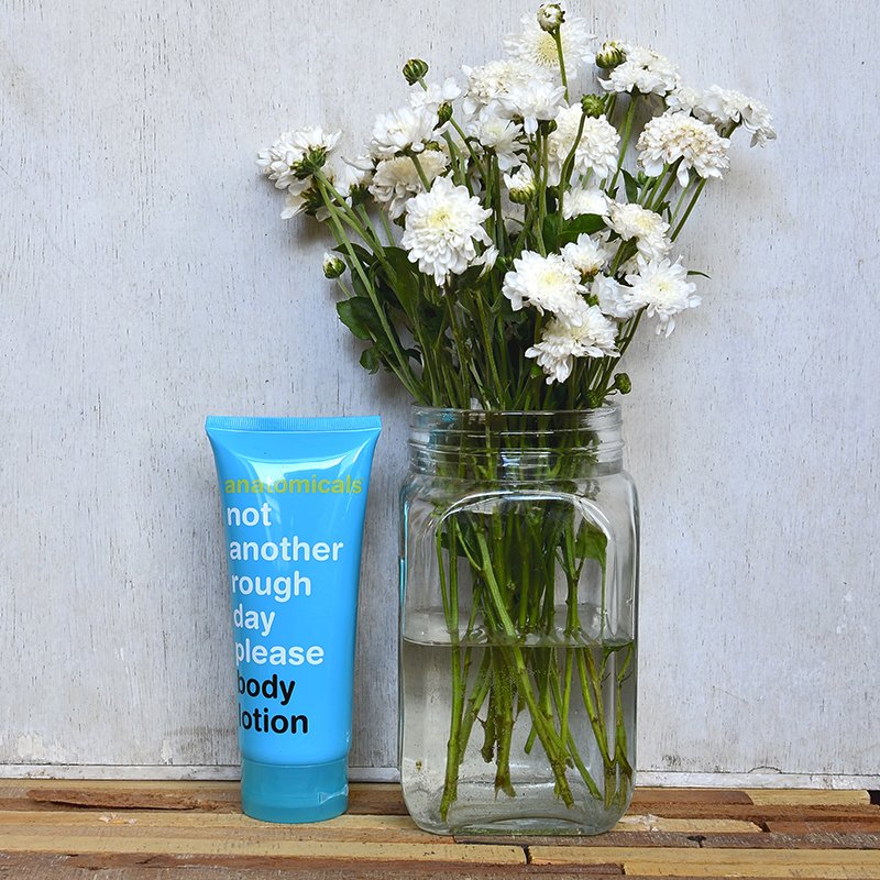 UpbeatzIndia's tweet photo. Sometimes your skin just needs that extra hydration to keep it smooth! #Anatomicals #SkinCare #selflove #TuesdayThoughts https://t.co/ILrlOtNjfA