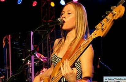 Nicole Row.
Age: ! Doesn't matter !
Bassist and Vocalist.
New former of P!ATD.
Bisexual woman.
Roleplay/Fake/Parody account.
DMs are always opened.
**answers late on weekdays**

"Women do it better!"

Mind giving me a RT/FAV?

Let people know me!

#OpenRP