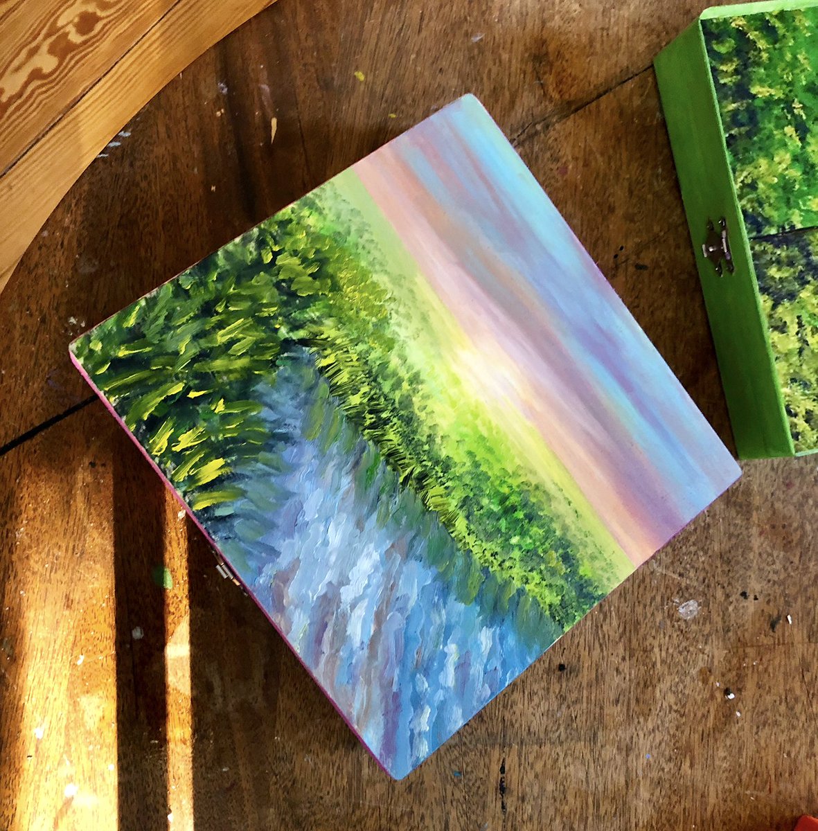 Dwolfdesigns's tweet photo. #assortedboxes #handpaintedboxes #unfinishedwoodbox #paintingonabox #dwolfdesigns #buyabox https://t.co/eqYCegvJY1