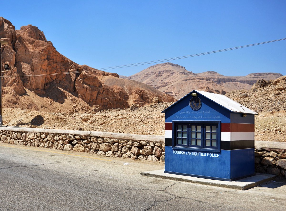 chrisnaunton's tweet photo. Had to fiddle with the chameleon circuit a bit to get the #TARDIS to blend in at the Valley of Kings #Egypt #missingtombs https://t.co/H7EMgwhdzH