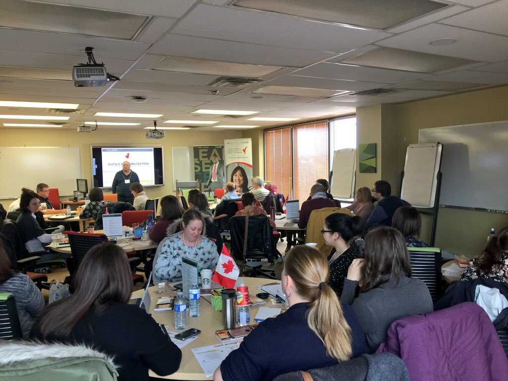 Jodilynne3's tweet photo. Mark Laflamme présente les outils de mobilisation – pour obtenir la boîte à outils, rendez-vous au groupe GCconnex @NMC_CNG. #nmccng https://t.co/vYqMxnPWeV