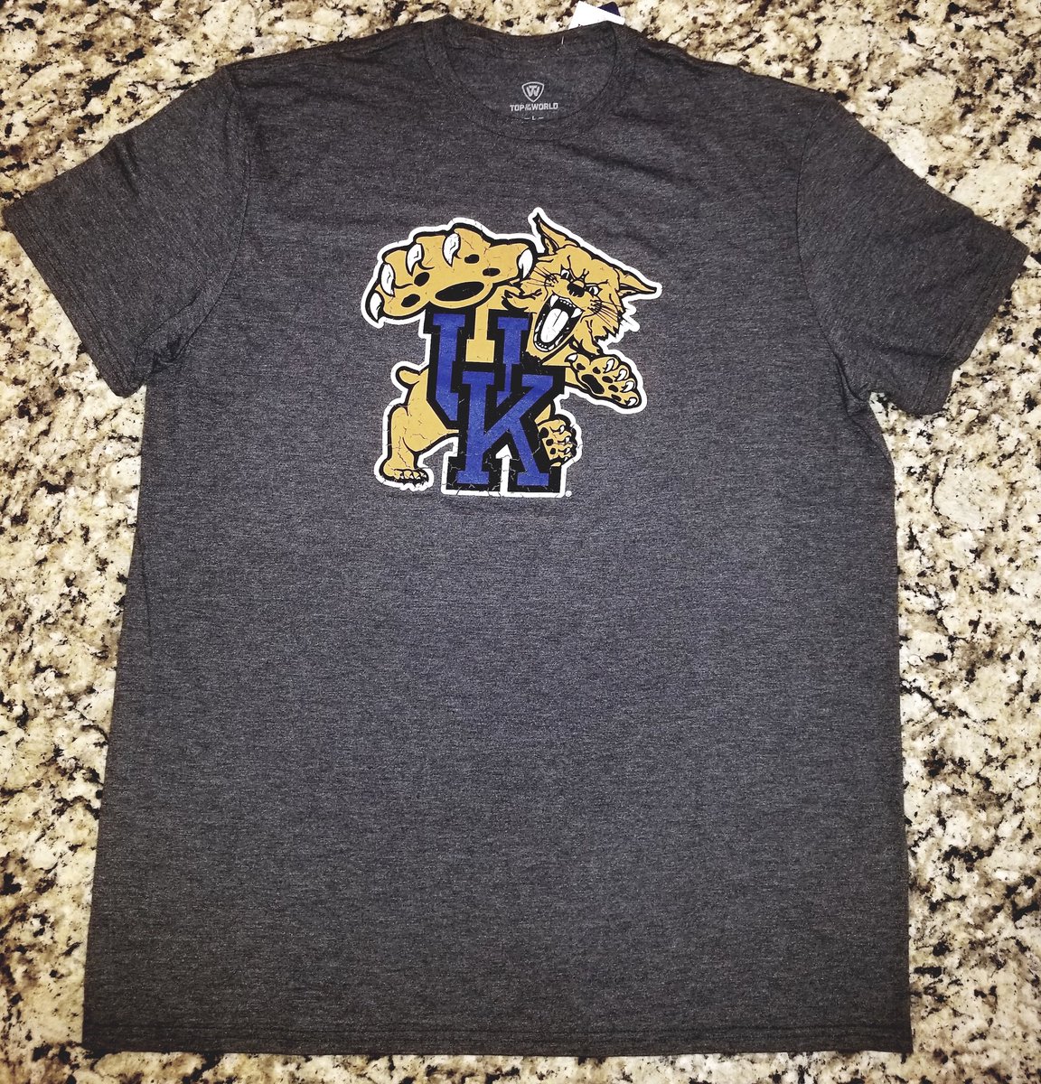 ArmchairCats's tweet photo. 🚨 GIVEAWAY ALERT 🚨

To celebrate the Cats making it to the sweet 16, we're giving away a free large UK shirt 🙌

Rules to be eligible:

1. Must RT this tweet. 
2. Must follow @ArmchairCats

We’ll pick a winner on Thursday, March 22nd at 6:00 PM ET. https://t.co/oT81StD1ln