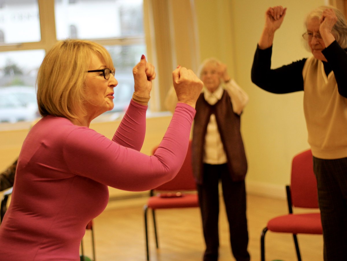 moveitorloseit1's tweet photo. Join our new #FallsPrevention #exercise classes for better #balance run in partnership with @NHSBSolCCG &amp; @RoSPA . To attend one of the free classes at Northfield Library or West Heath Surgery, call 0121 250 5788 or ask your librarian
#StandupStayUp
@_ukactive @Ageing_Better https://t.co/FNp6vW0TOJ