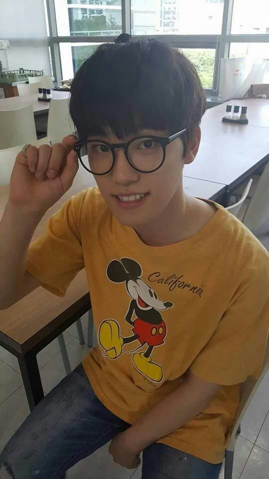 “Ayo sini mana lagi tugasnya bu–?! Elang kerjain dalam semalam!! Ahaha, seru sih.”

                —Elang Langit Naryama