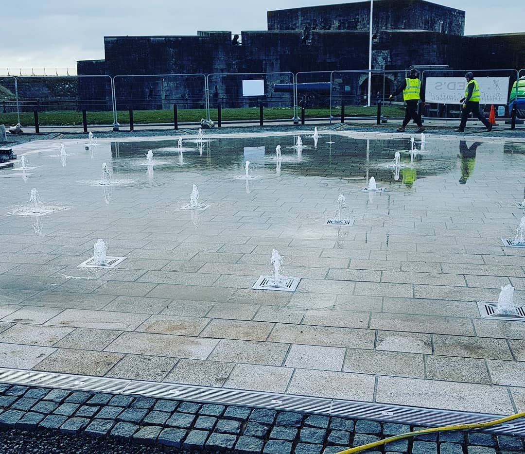 A first glimpse at the new fountain and light feature outside <a href="/Southsea_Castle/">Southsea Castle</a>, via Red’s Builders 💧