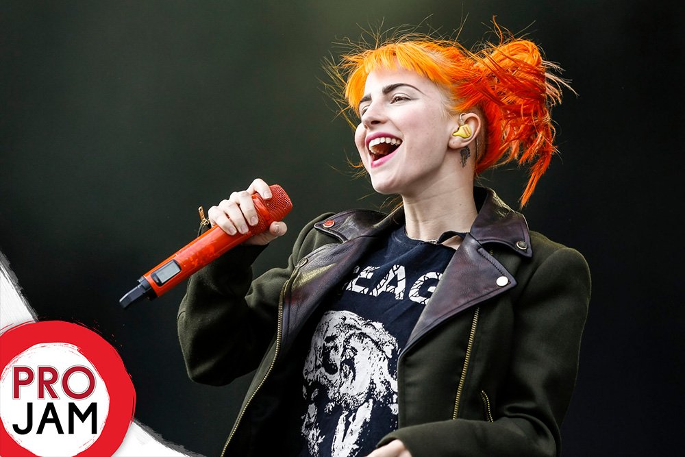 Yes! Akhirnya setelah beberapa pekan, kabar kepastian Paramore manggung di Indonesia udah jelas, bro! Ayo, coba tebak tanggal berapa Paramore bakal manggung di Indonesia?