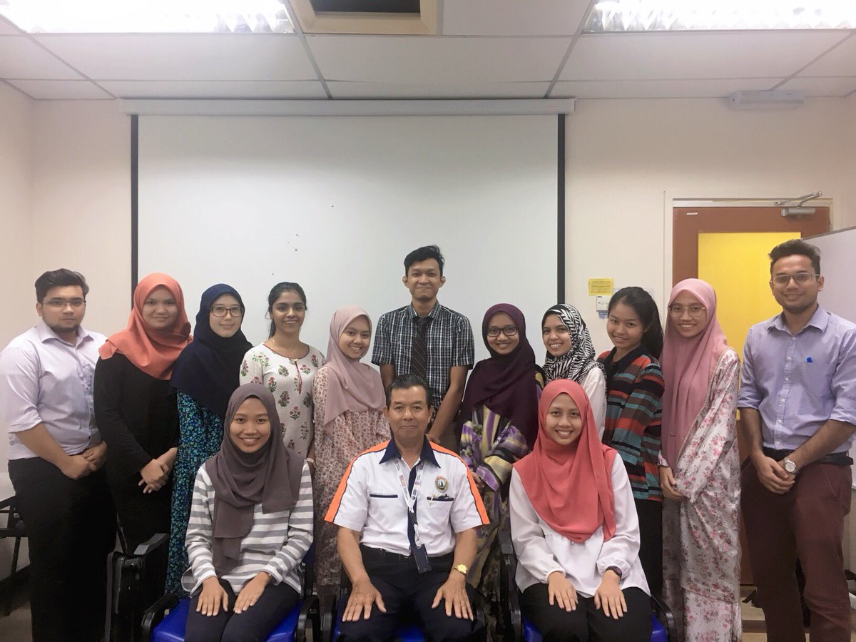 booloveb's tweet photo. Dr TW: I’m gonna miss all of you
Us: We’re gonna miss you too Dr!
Kenapa Dr buat ✌️ comel sangat 😍
#surgeryposting #lastposting https://t.co/GE3Xca3wCL
