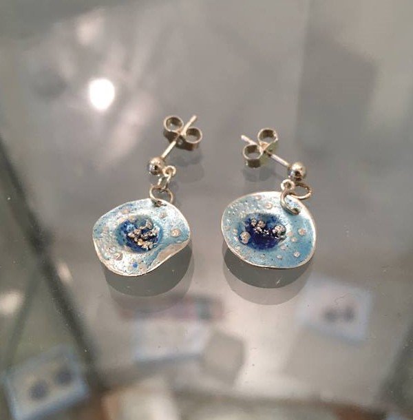farfieldmill's tweet photo. #Tuesdaytreats available here in the Mill. #spoilyourself #gifts #handmade #handcrafted #Cumbria #YorkshireDales #NotJustLakes #earrings #felting #fussedglass @RuthCla65773438 @CumbrianRambler @visitsedbergh https://t.co/M1nEhT157w