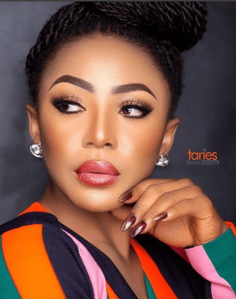 TheMadhubz's tweet photo. My Virginity Story; Rape &amp; Depression – Ifu Ennada https://t.co/O27ma5BCTm https://t.co/etjP4qyveo