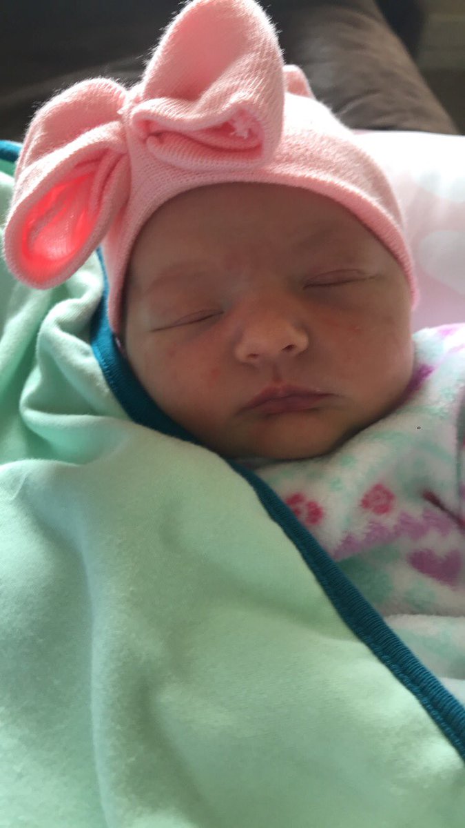 gierke_savannah's tweet photo. I find myself crying constantly seeing how lucky and blessed I am for this beautiful girl❤️#everlykay https://t.co/K3zYjReUGf