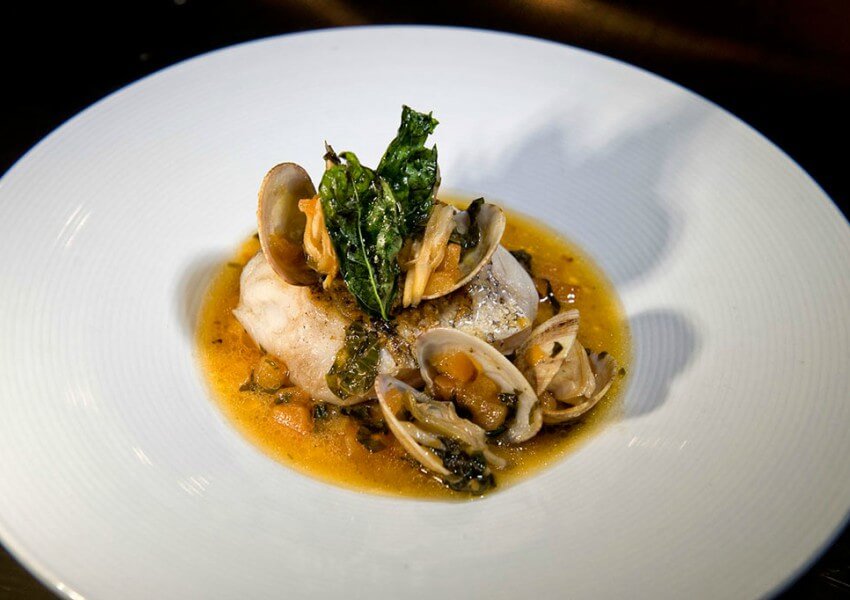 🐟 El bacalao es uno de los pescados más valorados de la gastronomía catalana. A lo largo del siglo XX se ha considerado como una comida popular y no gozaba del prestigio que recibe hoy bit.ly/2DEWsLr #ElPrincipalEixample #Blog #Restaurant