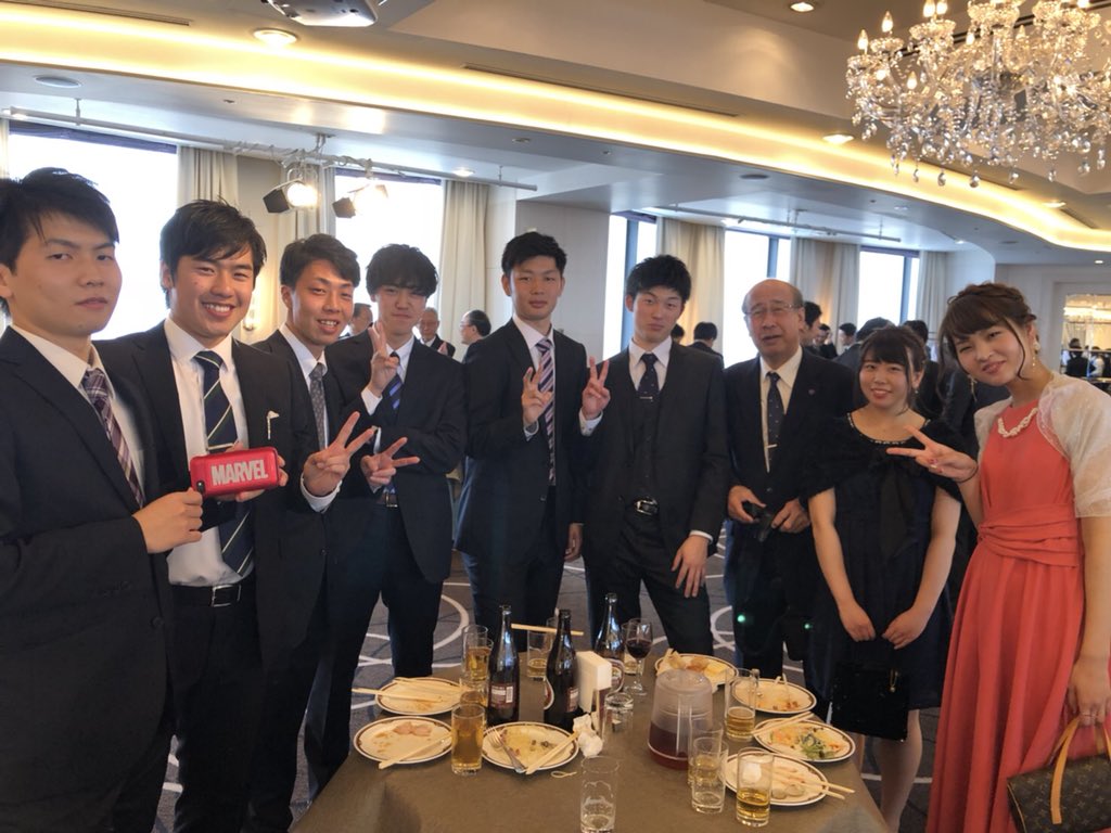 daif0419's tweet photo. 名古屋学院大学卒業🎓
少ないけど友達増えた👬
出会い大切にしたい🤝 https://t.co/1wHJUssYlr