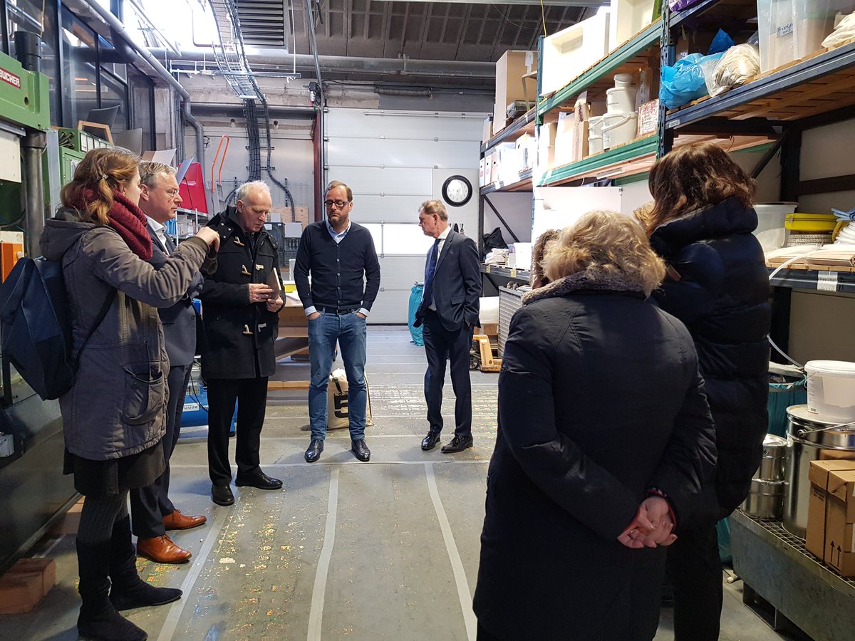 JCSalverda's tweet photo. Vanochtend rondleiding bij #Prodock, innovatie hub van de Amsterdamse #Haven en het #Noordzeekanaalgebied! Interessant! https://t.co/Qktui4uNKf