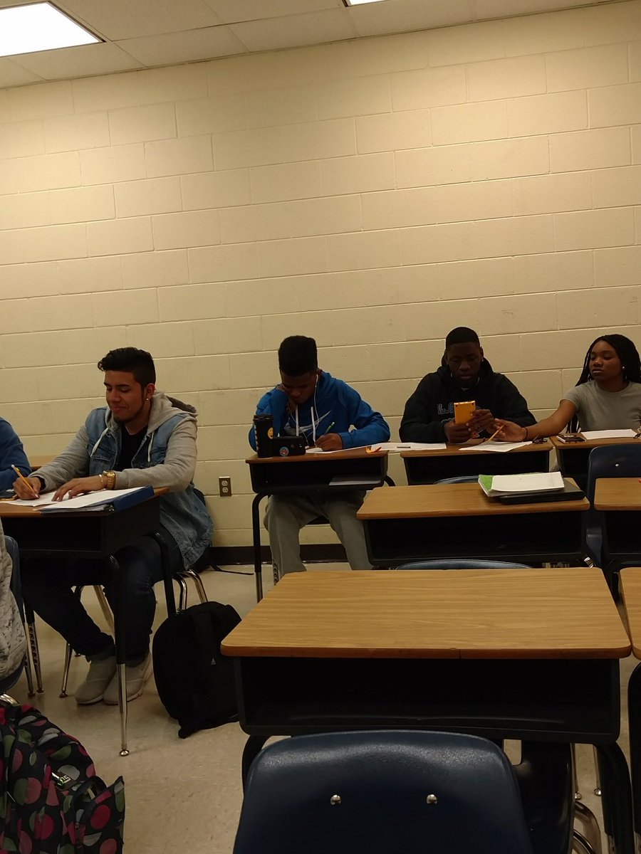 Mr_Ligatti's tweet photo. Station activity in Algebra 2, working through curves of best fit. Thanks to @MrsHarrisLCB for creating the activity. #LCBmath #bethu @lcbirdprincipal https://t.co/8EXYePtFpI