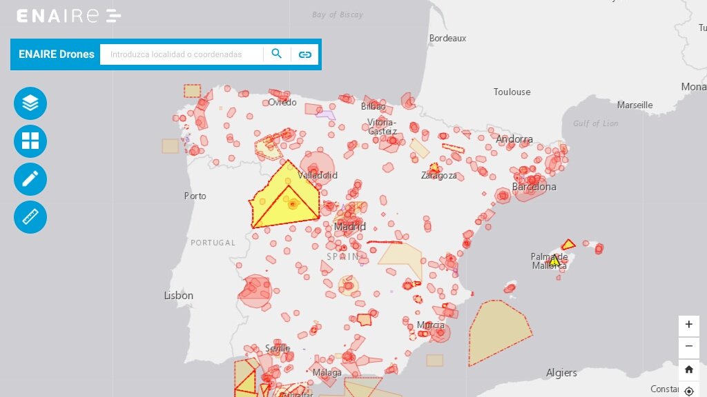 ENAIRE's tweet photo. .@ENAIRE lanza su aplicación web para volar drones de forma segura. Pilotos y operadores pueden consultar gratuitamente y en abierto dónde volar estas aeronaves no tripuladas en https://t.co/Sv8If6oexc https://t.co/ATSLiNwKlB https://t.co/aDLPU52Y13