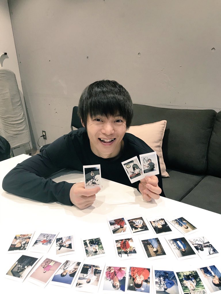 earth68masa's tweet photo. 私も部活終わってからカレンダーもらって来た💕 これでまた1年間頑張れる！
水川さんも窪田さんのこと好きなように、私たちも大好き✨ https://t.co/z8fgwFLJgN