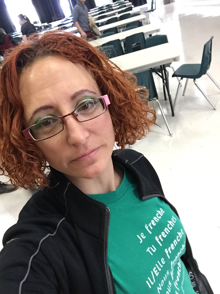 FrancoDramatik's tweet image. Au @ESCLeRelais, pour le mois de la Francophonie, une journée vert et blanc s’imposait!  #francorapide #Navigateurs