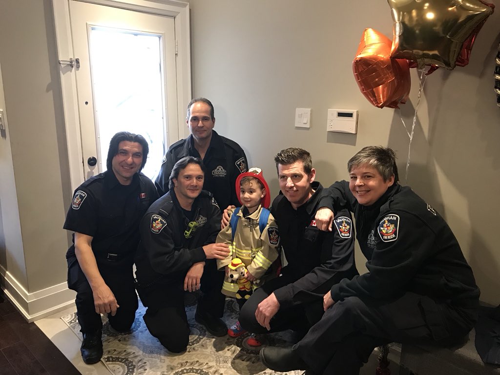 VaughanFire's tweet photo. Vaughan @VPFFA firefighters celebrates Matteo’s 5th birthday by having cake for breakfast and getting a ride to school in the fire truck. This brave little guy is undergoing chemotherapy. We wanted to brighten his day☀️ 🎂! https://t.co/a3gkkHwhg6