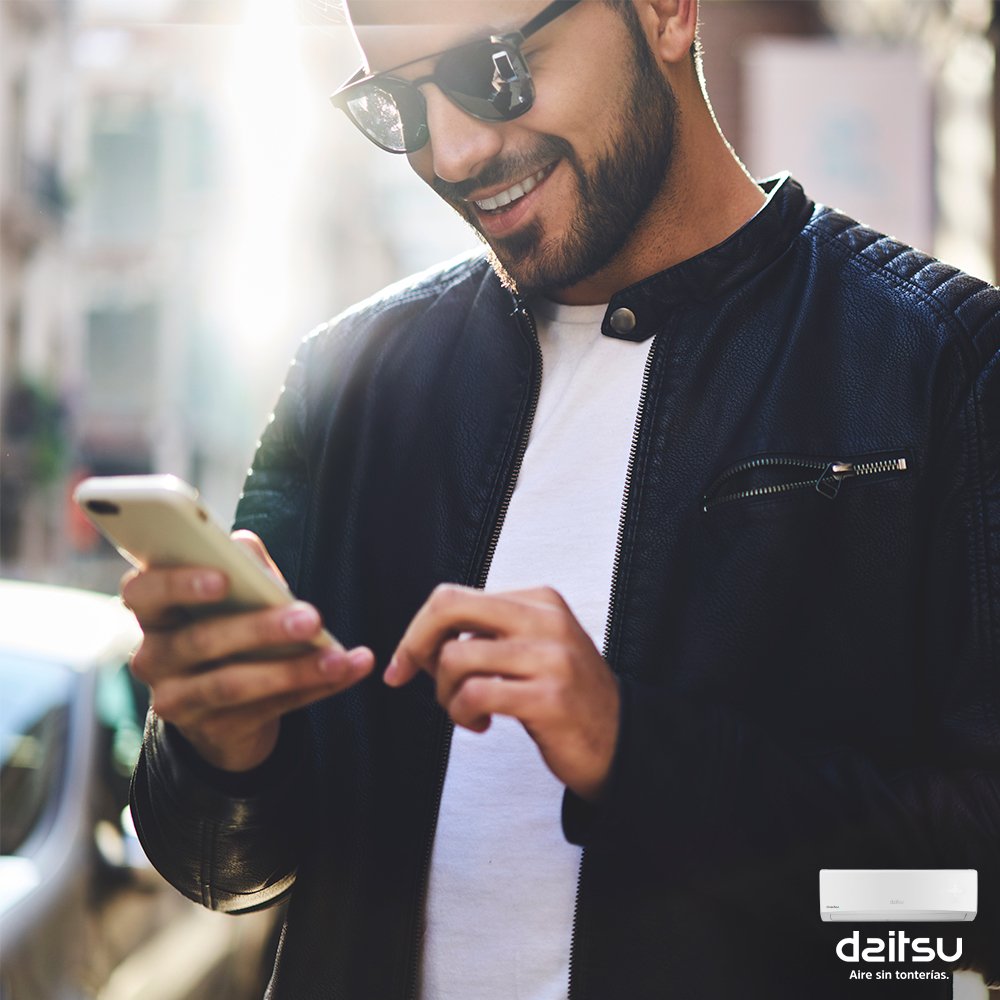 daitsu_es's tweet photo. Al igual que E.T, sabemos que no puedes vivir sin tu teléfono ni tu casa, casa. Por eso puedes programar tu aire, aire desde cualquier lugar con nuestra app #WiFiSmart ;) #ElAireSinTonterías https://t.co/WdMpPPocv0