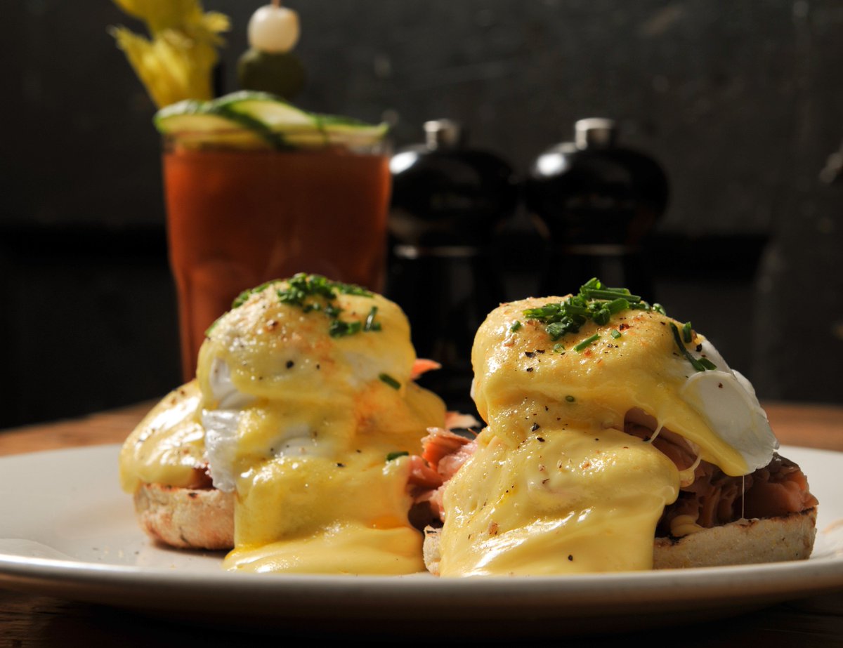 checkpointedi's tweet photo. our eggs royale @checkpointedi hot smoked salmon, brown butter hollandaise on an English muffin... #eggs #fresh #tasty https://t.co/TDv7VCUxrB