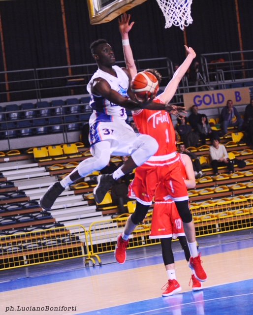 old_giovanili's tweet photo. #U18Eccellenza 4^ Giornata di Andata | Bluorobica Bergamo vs. Basket Trieste 66-61 (33-32) #ForzaBlu https://t.co/Fswi48AiXr https://t.co/w3h91nQTWn