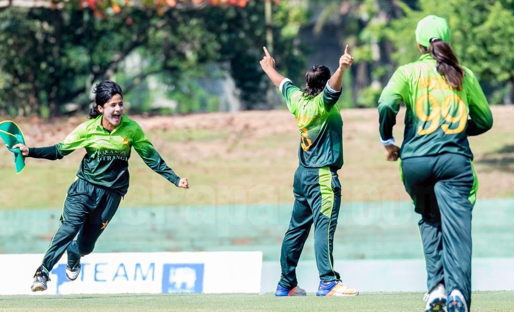 immwofficial's tweet photo. What A Brilliant Catch 👌👏👏 N LaLa Celebration. What An Amzing All Round Performance @CoolNidadar Best Wishes N Prayers Are With U. 🇵🇰🇵🇰🇵🇰 #LadyLaLa #BoomBoom #Celebration https://t.co/jkuHGWBIi0