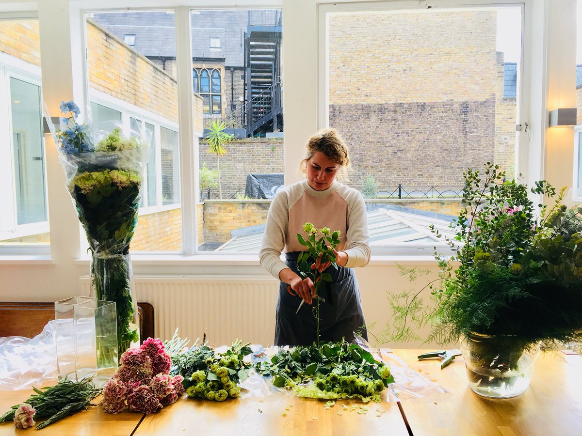 JevsJevsJevs's tweet photo. Getting ready for our #sparkcreatereact #seminars tomorrow and Wednesday. #inhouseflorist @DragonRougeUK https://t.co/8gw1dEJQTf