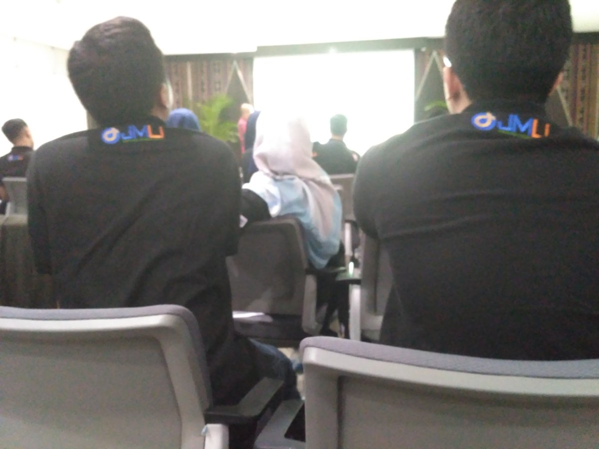 reviguntur's tweet photo. Ilmu itu tak hanya dicari, tapi harus digapai #JMHariini https://t.co/3xlumQjq5p