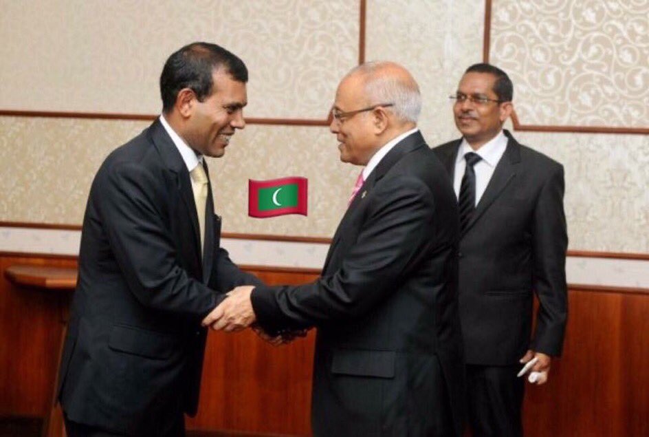 Kureege Raeesul Jumhooriyya 
Uz <a href="/maumoonagayoom/">Maumoon Abdul Gayoom</a> ge bandhaai medhu gotheh ninmumah miadhu (20/3) haveeru 4:00 gai Criminal Court ah haaziru kuraane