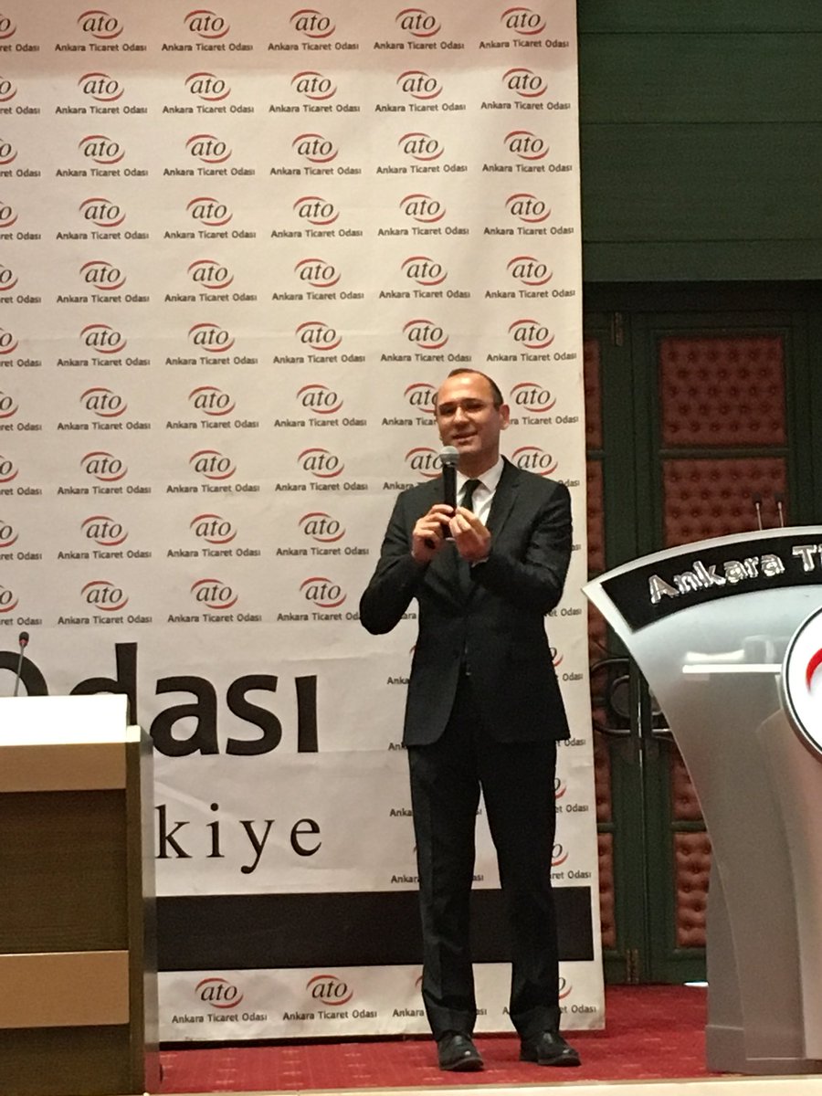 Doç. Dr. Kemalettin Deniz hocamız Keçiören’deki türkçe ve Edebiyat Öğretmenlerimize “Grafik Simge” konulu sunumunu gerçekleştiriyor. Kendisine teşekkür ediyoruz. <a href="/kemalettindeniz/">Kemalettin Deniz</a> <a href="/KeciorenMem/">Keçiören İlçe Milli Eğitim Müdürlüğü</a> @fentek07 <a href="/Ayhanisik37/">Ayhan IŞIK</a>