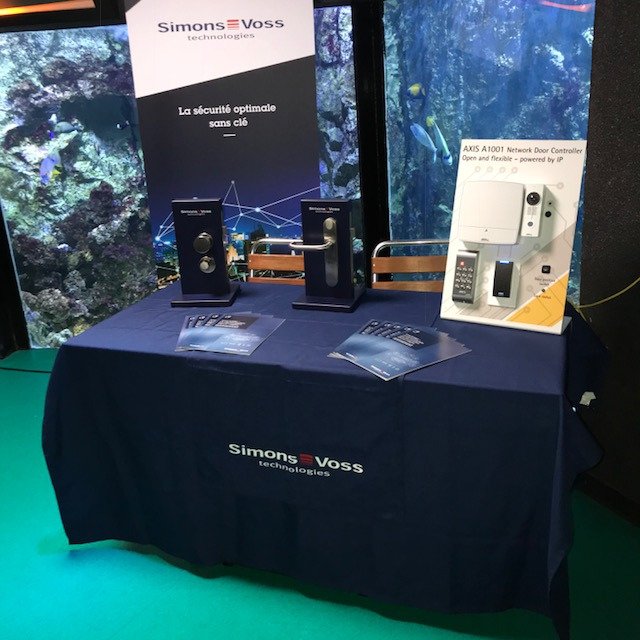 SimonsVossFR's tweet photo. Nous sommes en DIRECT sur le salon d'@AxisIPVideo @France_Axis à l'aquarium de #Lyon ! Retrouvez nos commerciaux Hervé et Valbert pour découvrir la #Solution intégrée #SmartIntego de #SimonsVoss
#Technologie #Fair #Video #Security https://t.co/FTyAoHEiTg