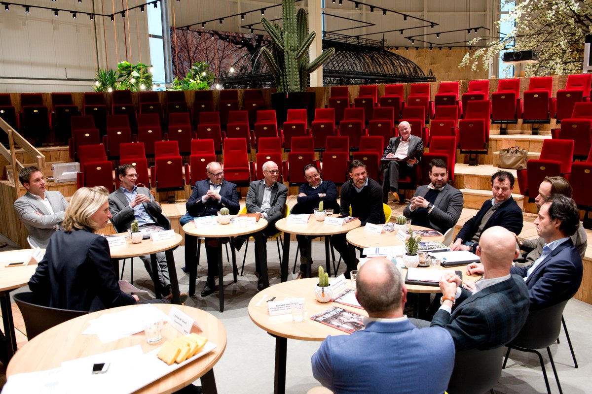 RegioBusiness's tweet photo. ‘Er wordt een anti-plastic campagne gevoerd. We zijn de bankier van een aantal jaar geleden; op een verjaardagsfeestje durf je haast niet meer te zeggen dat je in de plasticindustrie werkt.’ Lees meer over het #BOBDebat over 'Kunststof heeft de toekomst' https://t.co/EGRmTG2U91 https://t.co/8Ei6iO6Wkv