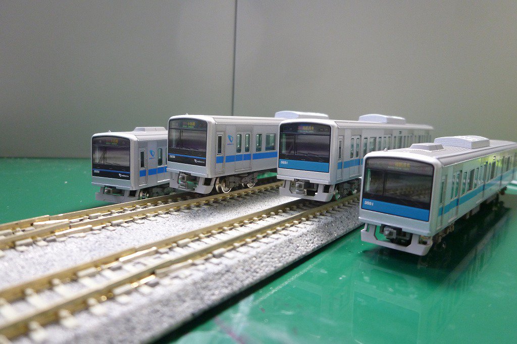 本日の検品は、小田急3000形1次車！ 登場時の前面の青帯が太い3251編成