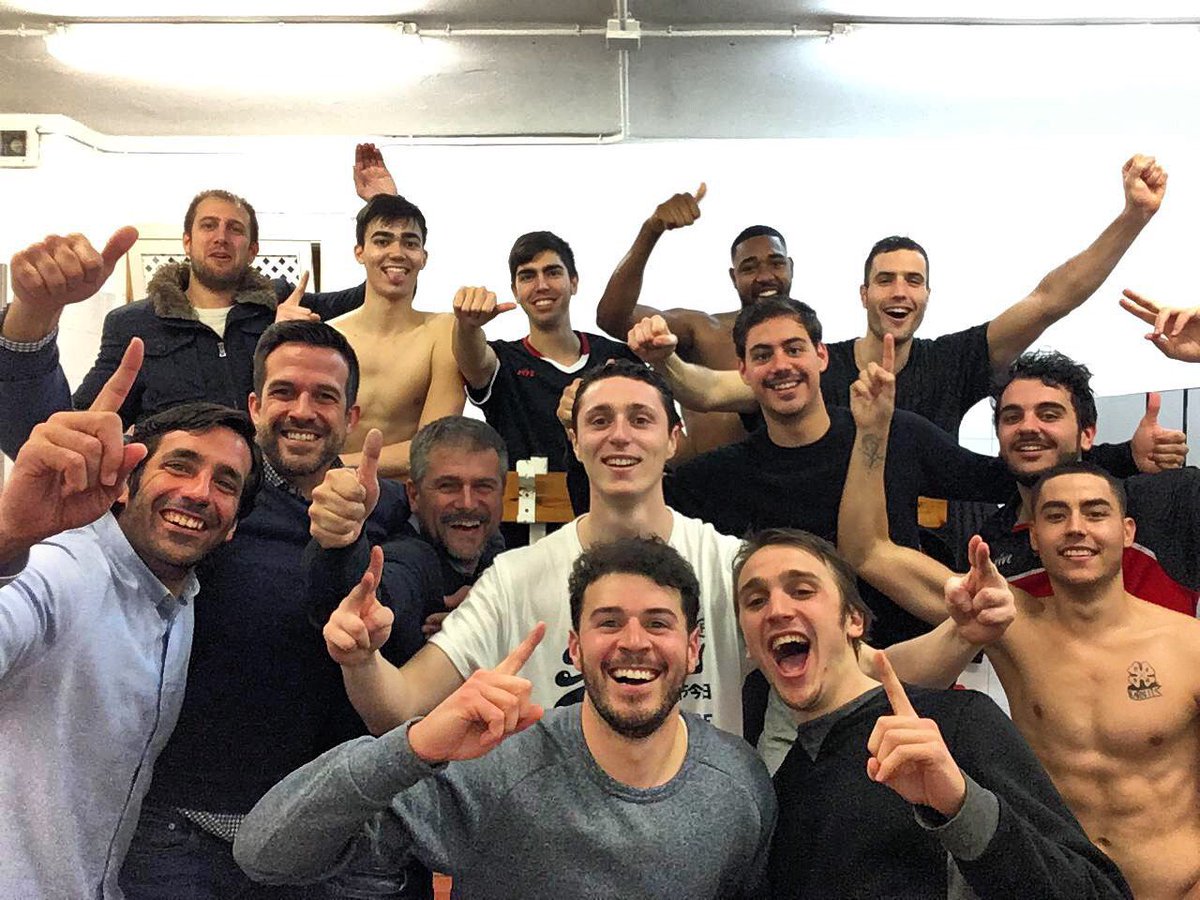 UESC_SantCugat's tweet photo. PREMIS ESPORT EN MARXA 🏀🏓 La @UESC_SantCugat opta als guardons a Millor Equip Sènior (primera plantilla masculina) i Millor Equip Escolar (Laia i Mariona Munné, jugadores de la #UESCTT-OMET)
🔴⚫️ #EsportenmarxaSTQ #CopaCatBQ #FCTTCAT #infoUESC https://t.co/3VQfMmnFEH