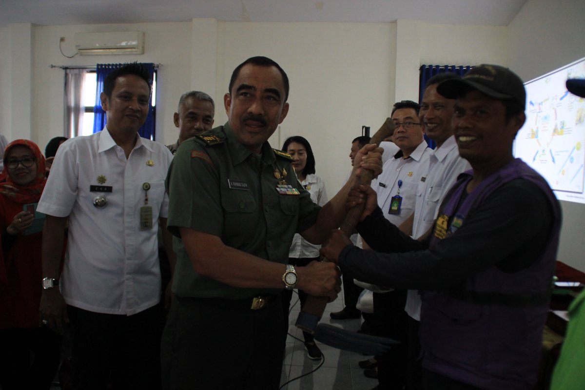 KecBojongloakal's tweet photo. Sosialisasi Program Citarum Harum Nara Sumber Dan Sektor 22 Kodam III Siliwangi, @ekataofik @willyudia @HumasBdg @tni_ad @Bandung_Dinkes @DP3APM_BDG @pdkebersihanbdg @kodam3siliwangi https://t.co/EtNEvK3AJ2