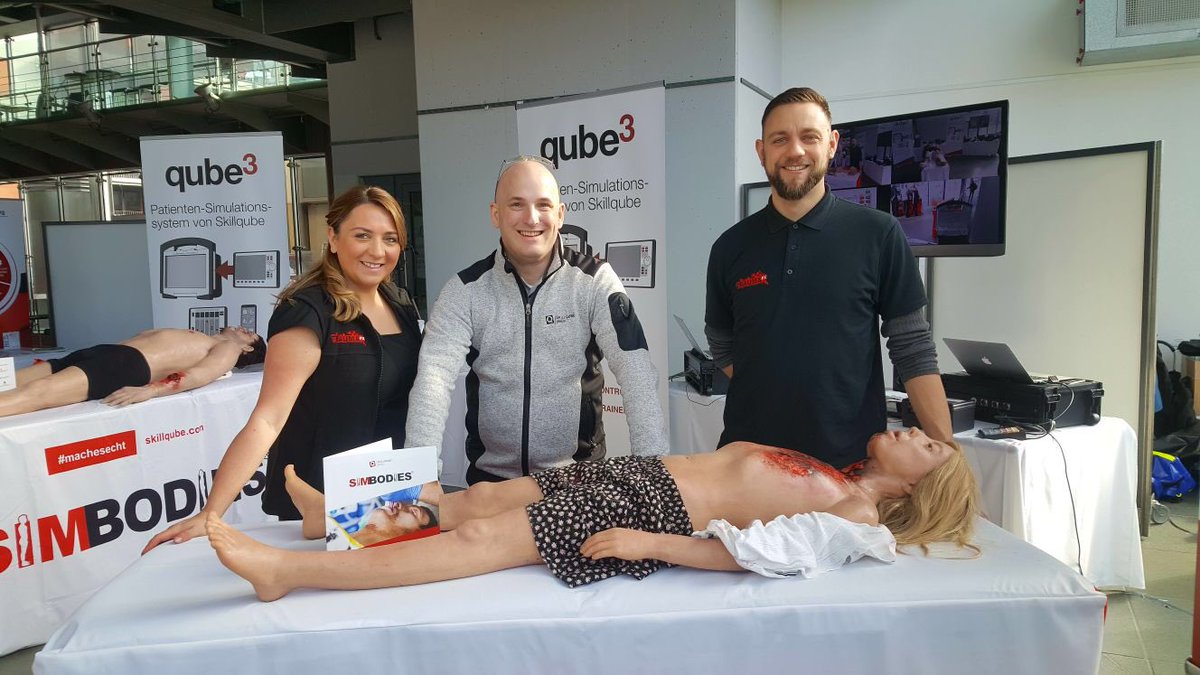 SIMBODIES's tweet photo. @TraumaFXUK team attending Simulation Symposium with our distributors @SKILLQube of #SIMBODIES @SIMBODIESglobal in Germany. #machesecht #SYMSIM18 https://t.co/KIWKY2ZaKw