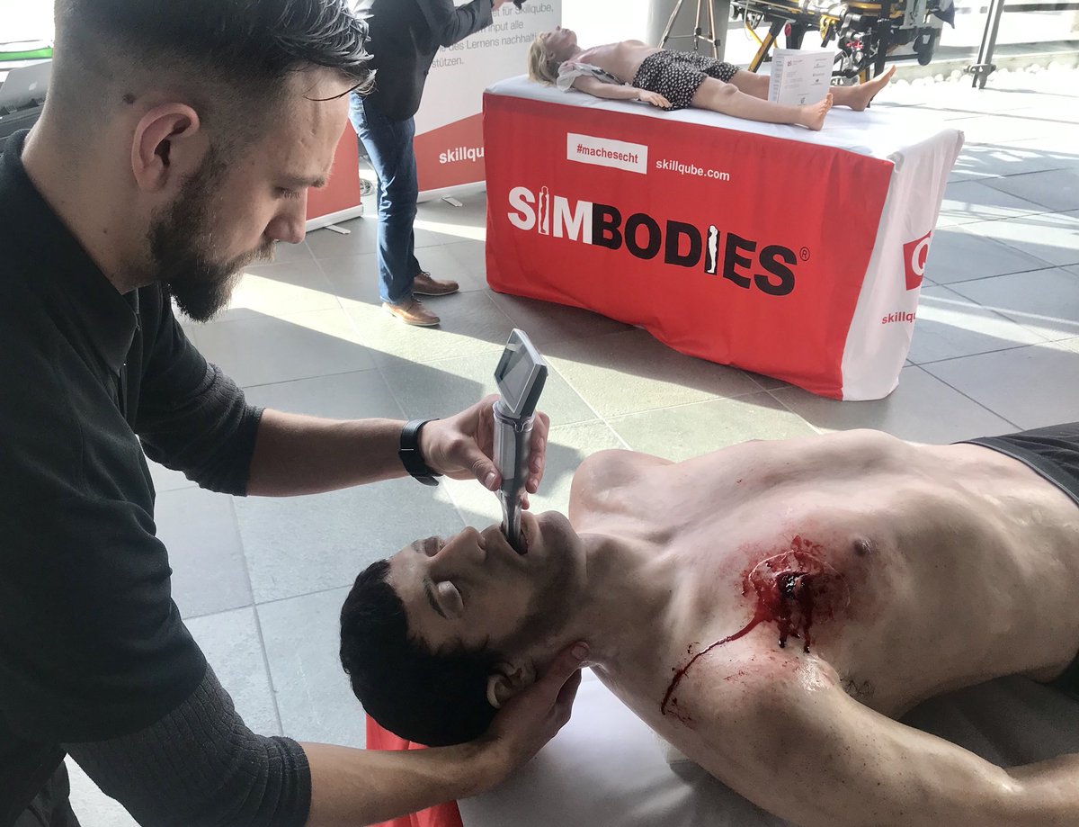 SIMBODIES's tweet photo. @TraumaFXUK team attending Simulation Symposium with our distributors @SKILLQube of #SIMBODIES @SIMBODIESglobal in Germany. #machesecht #SYMSIM18 https://t.co/KIWKY2ZaKw