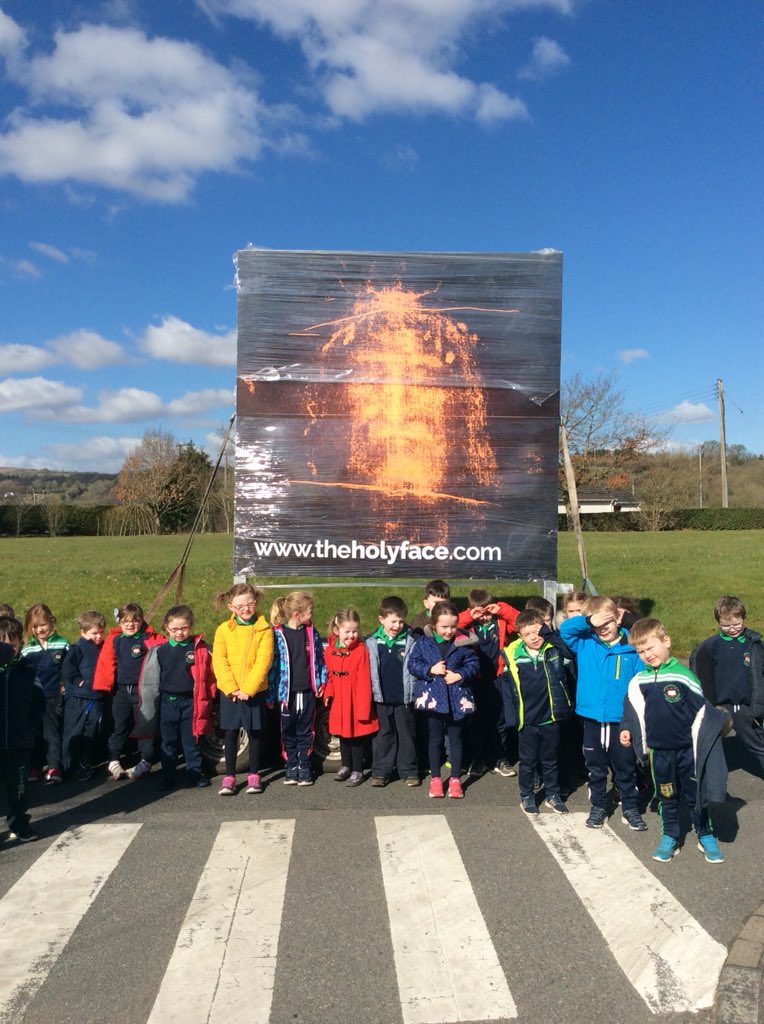 stpatricks_glen's tweet photo. Be sure to keep an eye out for the Holy Face of Jesus that made an appearance at school yesterday. #holyfacedevotion https://t.co/Rui1ePZcWG