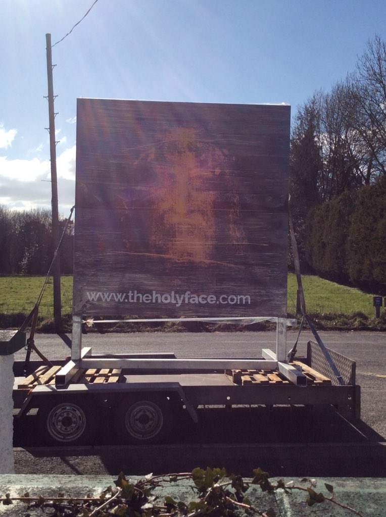 stpatricks_glen's tweet photo. Be sure to keep an eye out for the Holy Face of Jesus that made an appearance at school yesterday. #holyfacedevotion https://t.co/Rui1ePZcWG